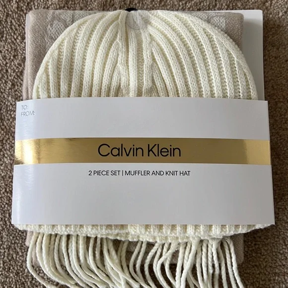 Hat and Muffler Set - Picture 1 of 3